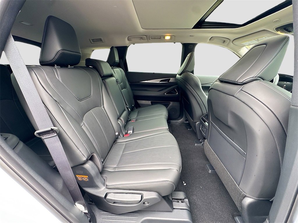 New 2026 INFINITI QX60 Luxe w/ Cargo Package image 30