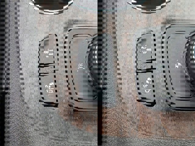 Used 2022 GMC Acadia Denali w/ Denali Ultimate Package image 19