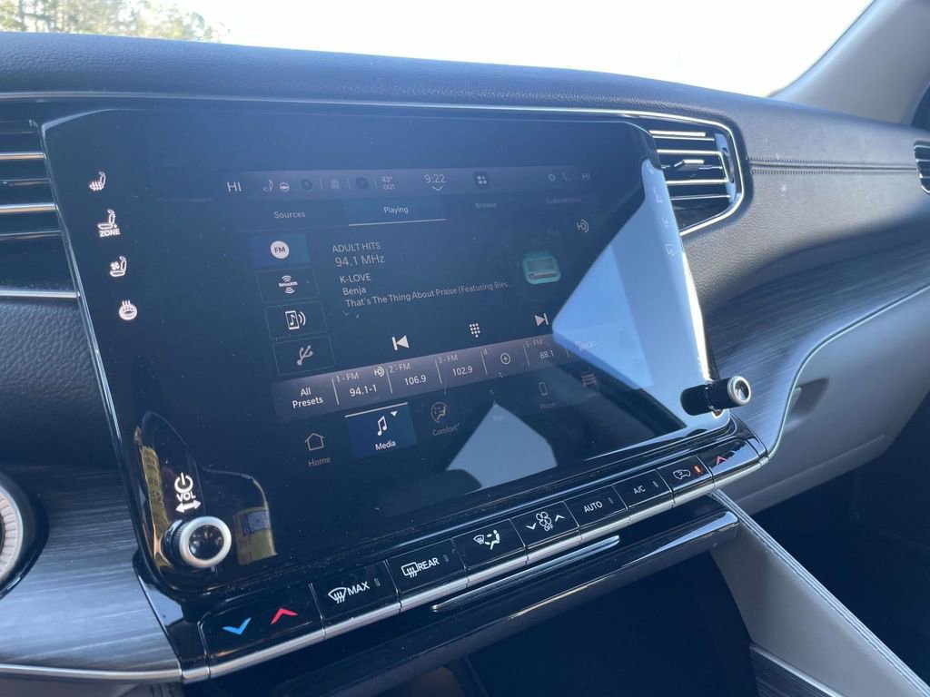 Certified 2024 Jeep Wagoneer L Series II w/ Flexible Seating Group image 37