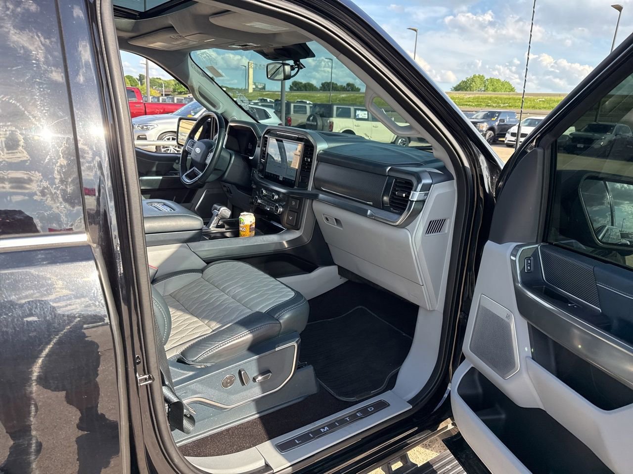 Used 2021 Ford F150 Limited image 14