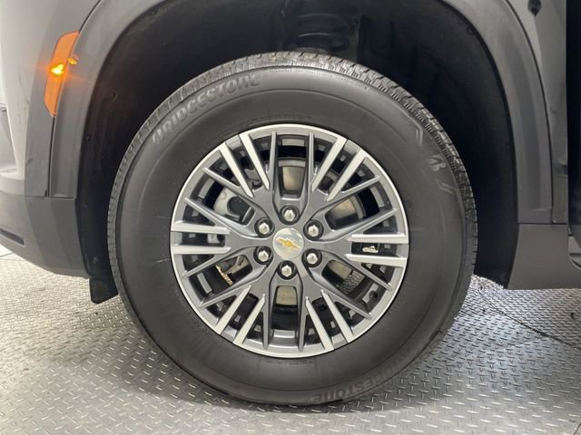 Used 2025 Chevrolet Traverse LT AWD/4WD image 10