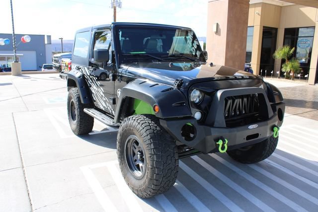 Used 2012 Jeep Wrangler Sahara w/ Connectivity Group AWD/4WD image 9