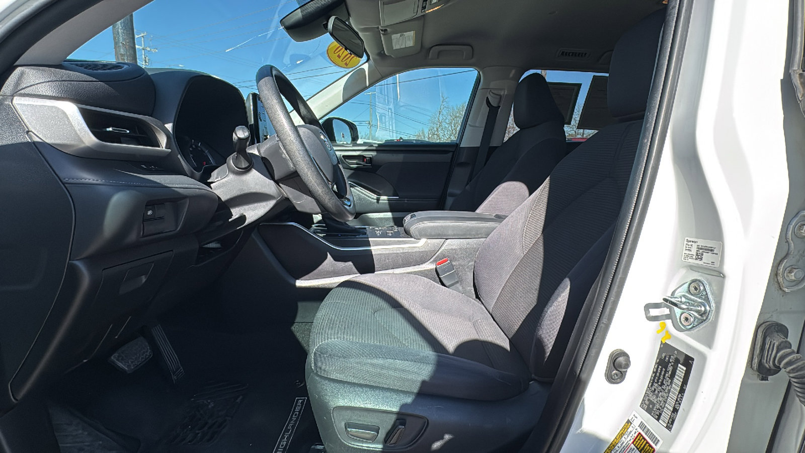 Used 2020 Toyota Highlander L image 9