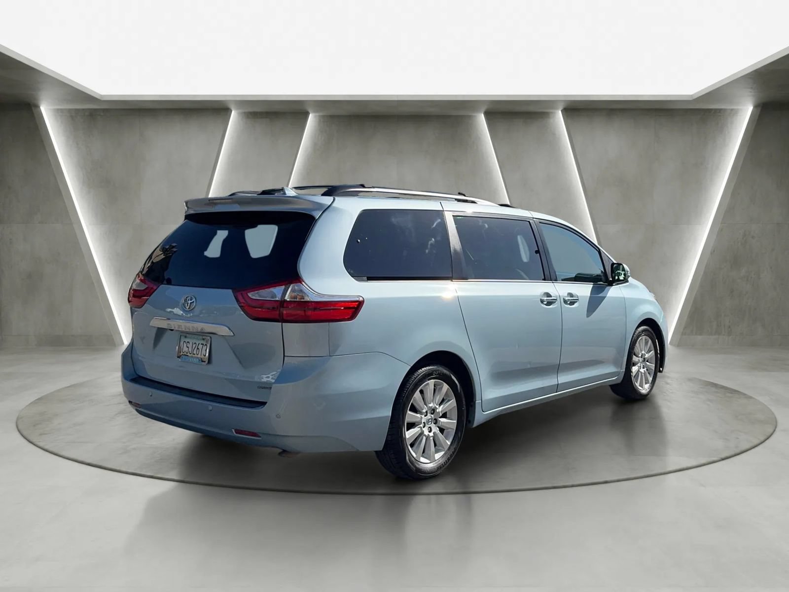 Used 2015 Toyota Sienna Limited FWD image 3