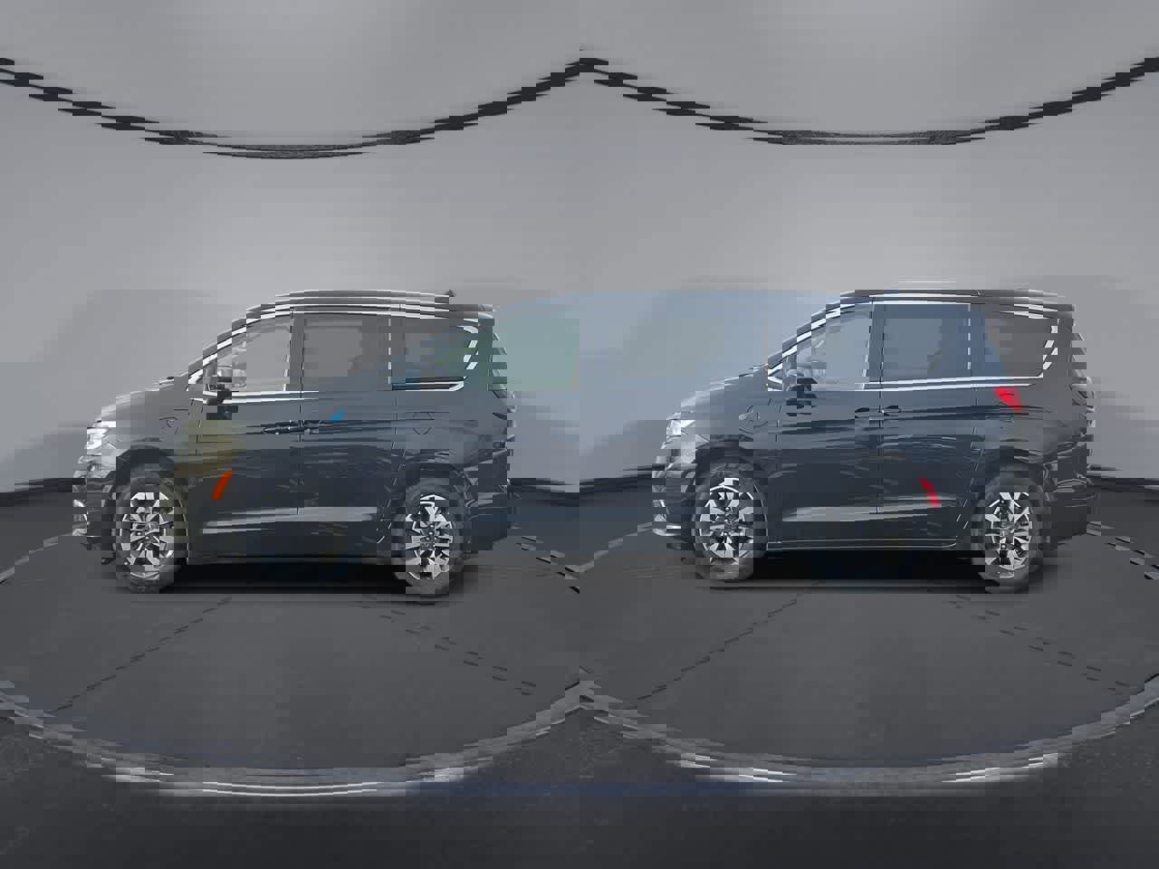 Used 2024 Chrysler Pacifica Select image 5