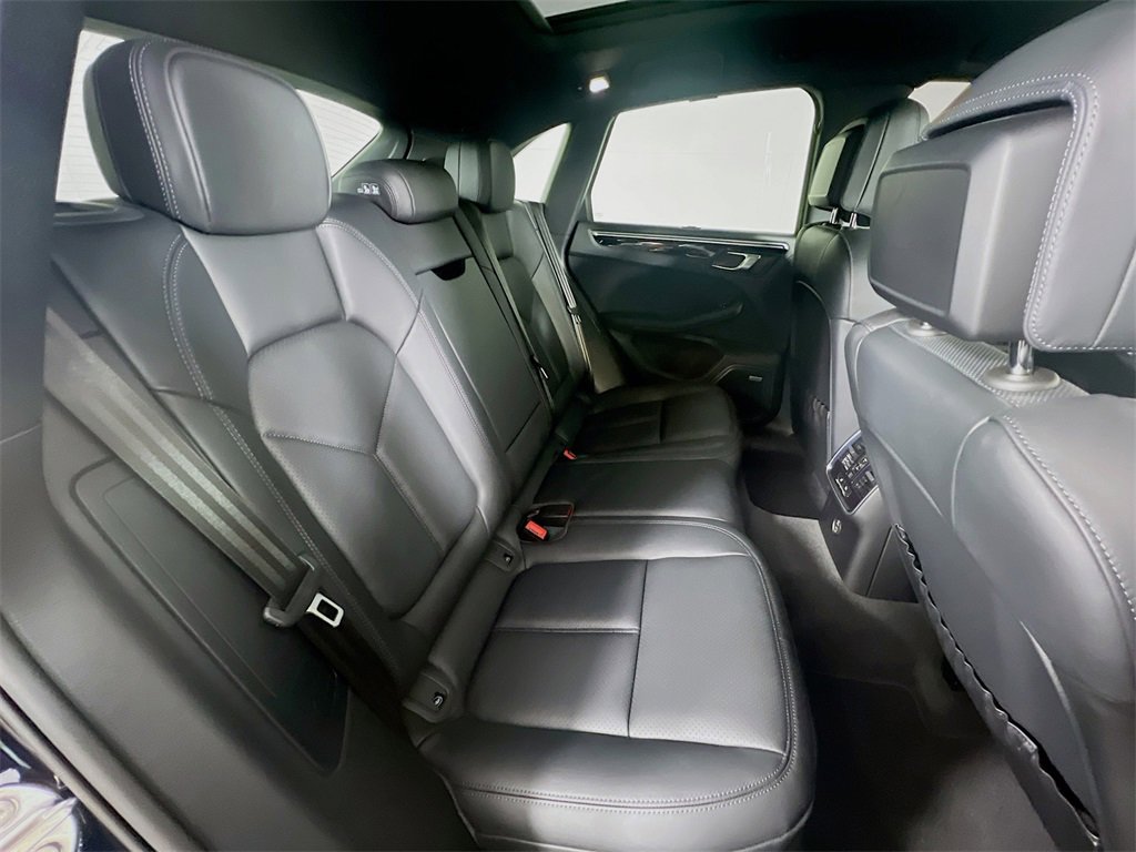 Certified 2023 Porsche Macan S image 29