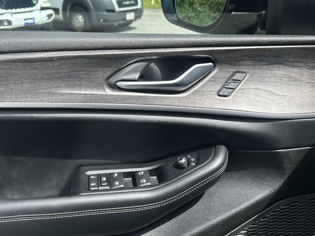 Used 2024 Jeep Grand Cherokee L Limited AWD/4WD image 15