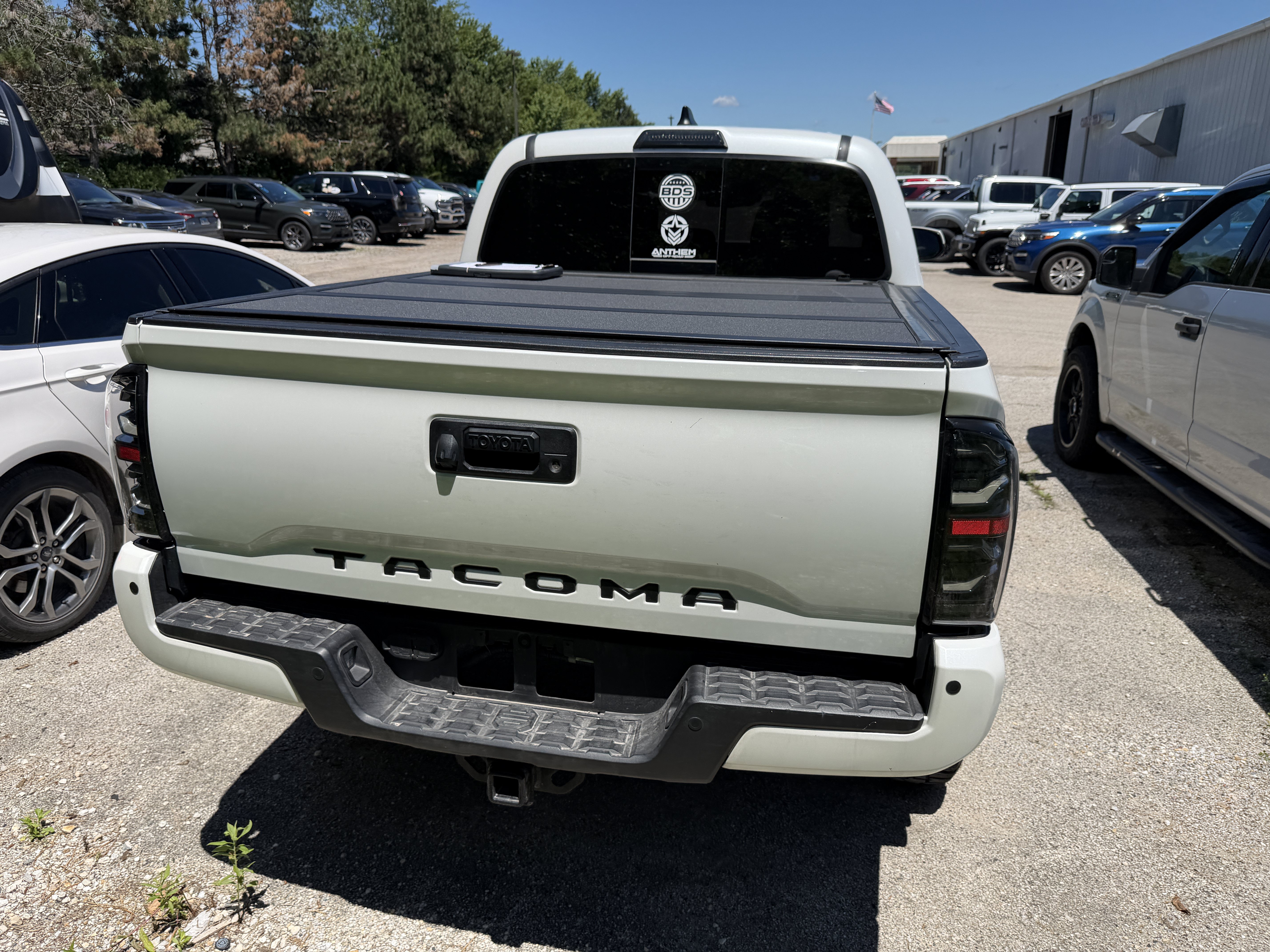 Used 2022 Toyota Tacoma TRD Sport w/ Technology Package AWD/4WD image 11