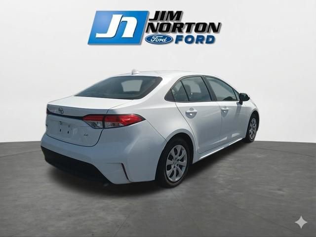Used 2024 Toyota Corolla LE FWD image 10