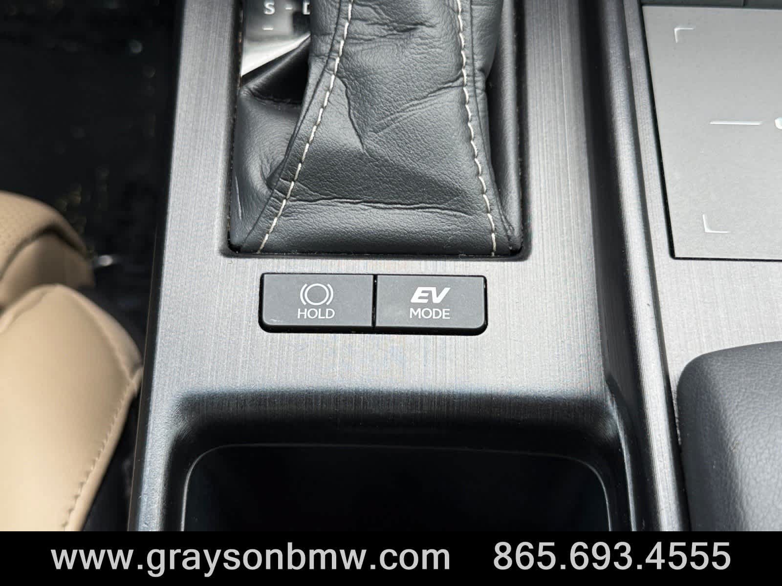 Used 2020 Lexus ES 300h Ultra Luxury w/ Accessory Package 2 FWD image 25