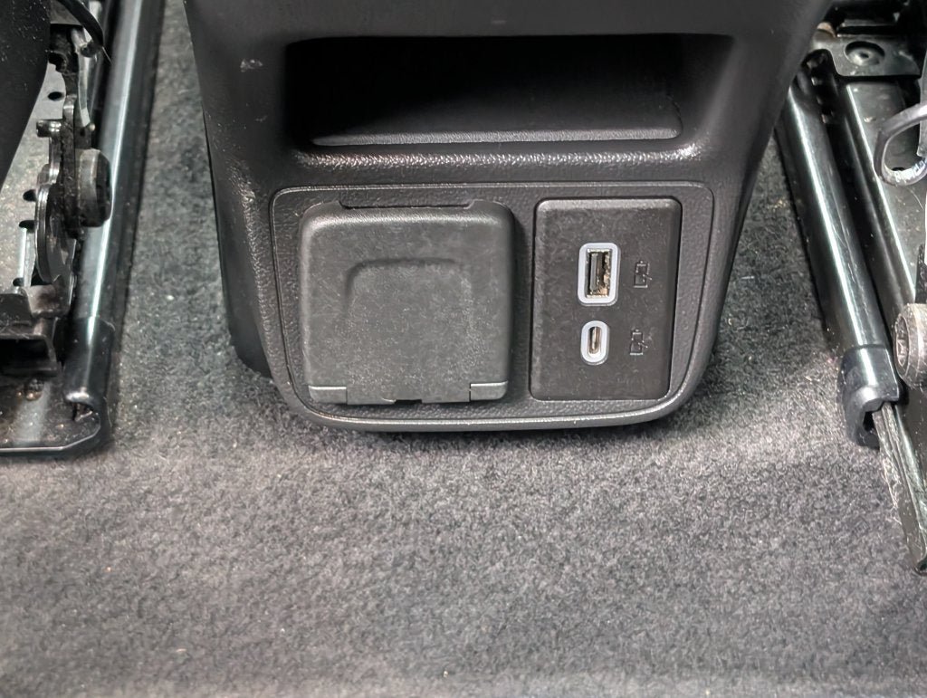 Used 2022 Chevrolet TrailBlazer RS w/ Sun and Liftgate Package FWD image 31