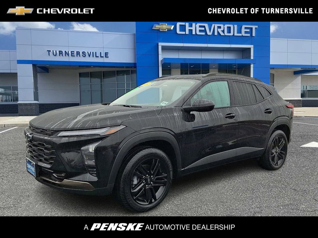 Certified 2025 Chevrolet Trax ACTIV image 1