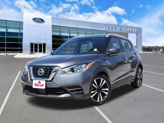 Used 2020 Nissan Kicks SV image 1