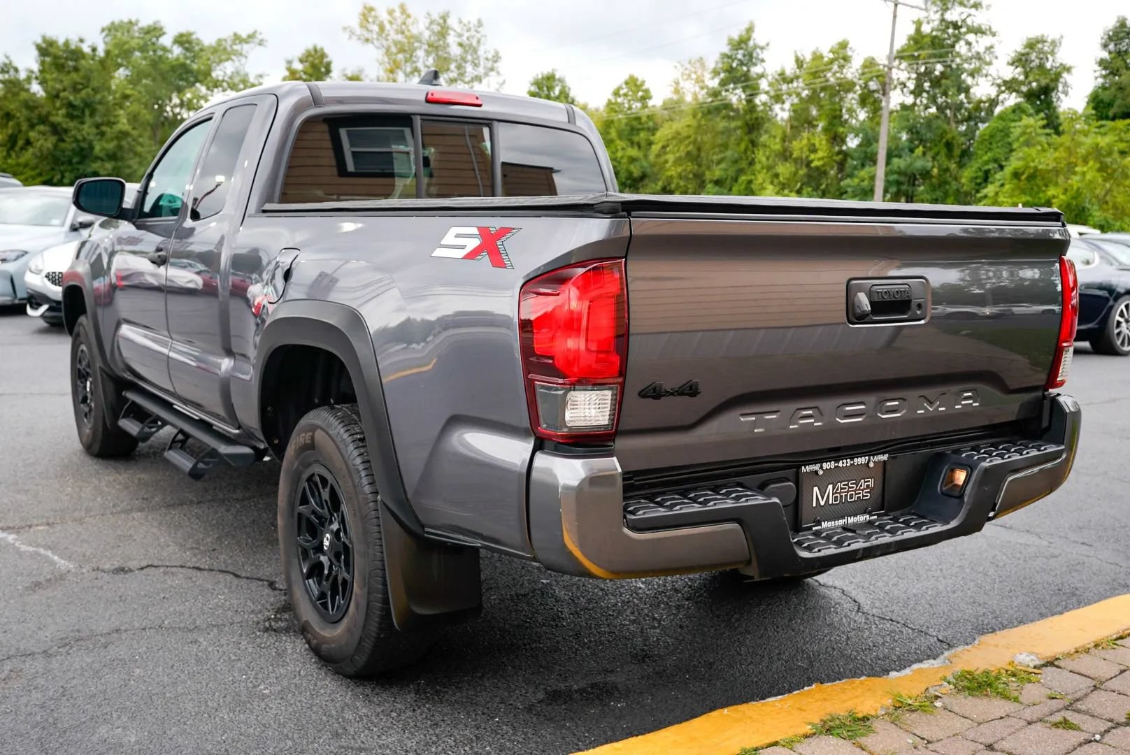 Used 2022 Toyota Tacoma SR w/ SX Package AWD/4WD image 7
