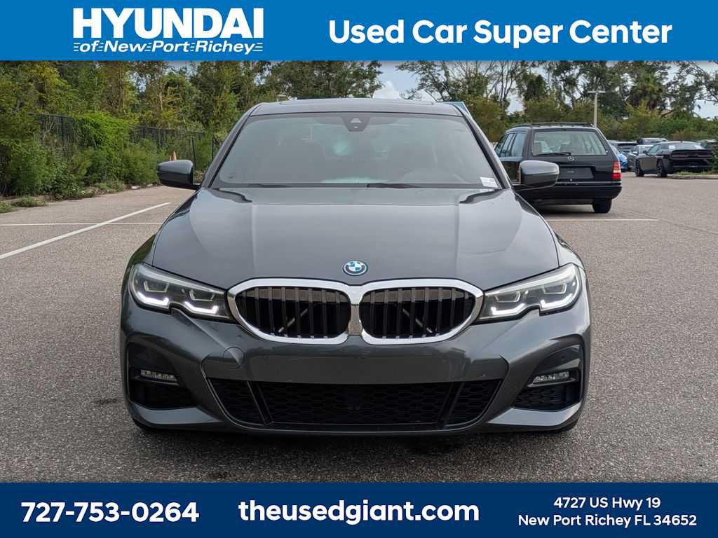 Used 2022 BMW 330e w/ M Sport Package RWD image 8