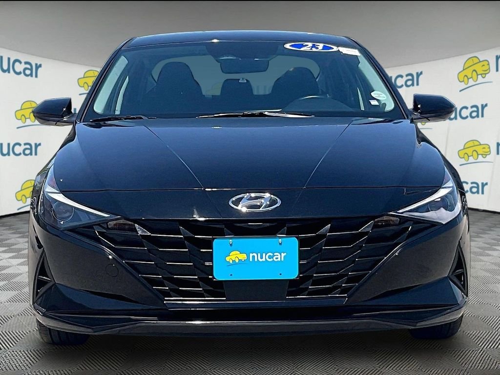 Used 2023 Hyundai Elantra SEL w/ Convenience Package FWD image 2