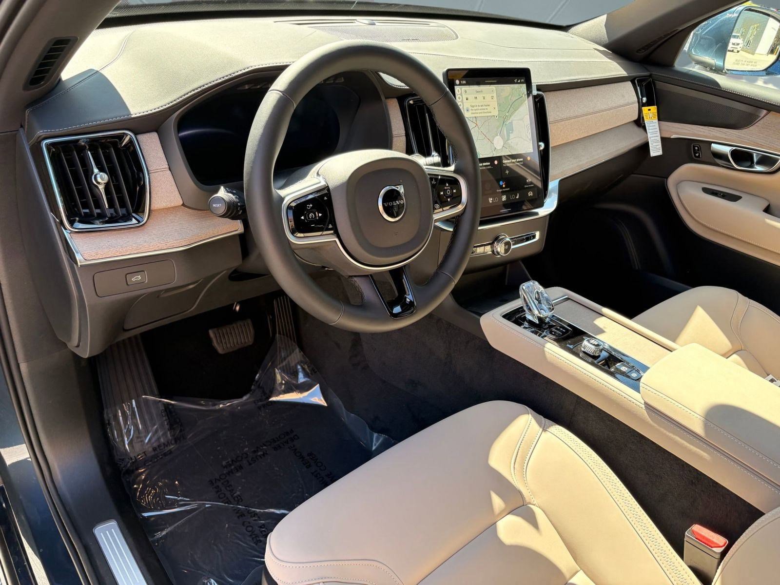 New 2026 Volvo XC90 B6 Plus w/ Protection Package image 4