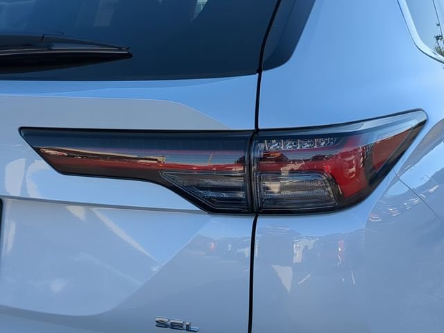 New 2026 Mitsubishi Outlander SEL FWD image 11