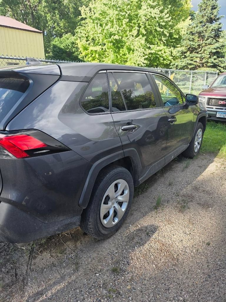 Used 2023 Toyota RAV4 LE AWD/4WD image 5