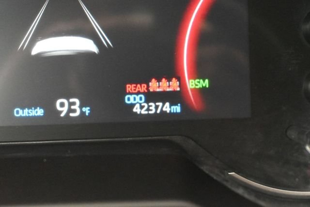 Used 2025 Toyota RAV4 XLE FWD image 14