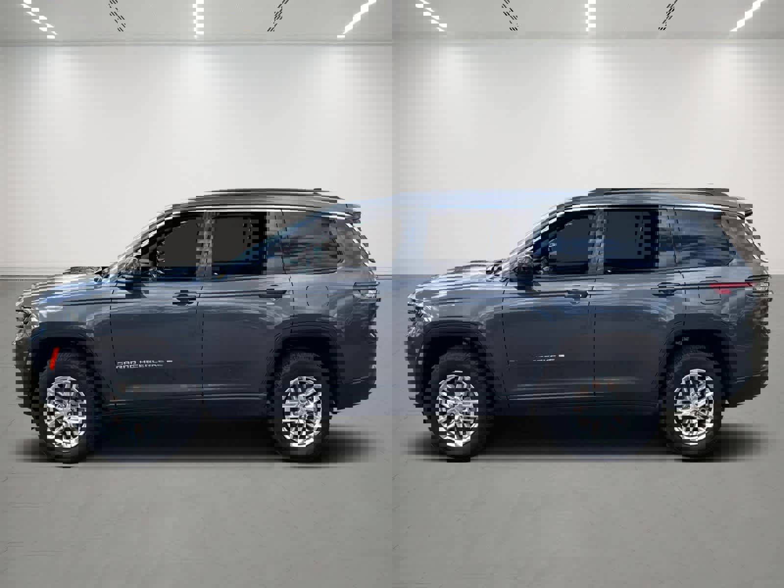 Used 2025 Jeep Grand Cherokee L Laredo w/ Luxury Tech Group I AWD/4WD image 3