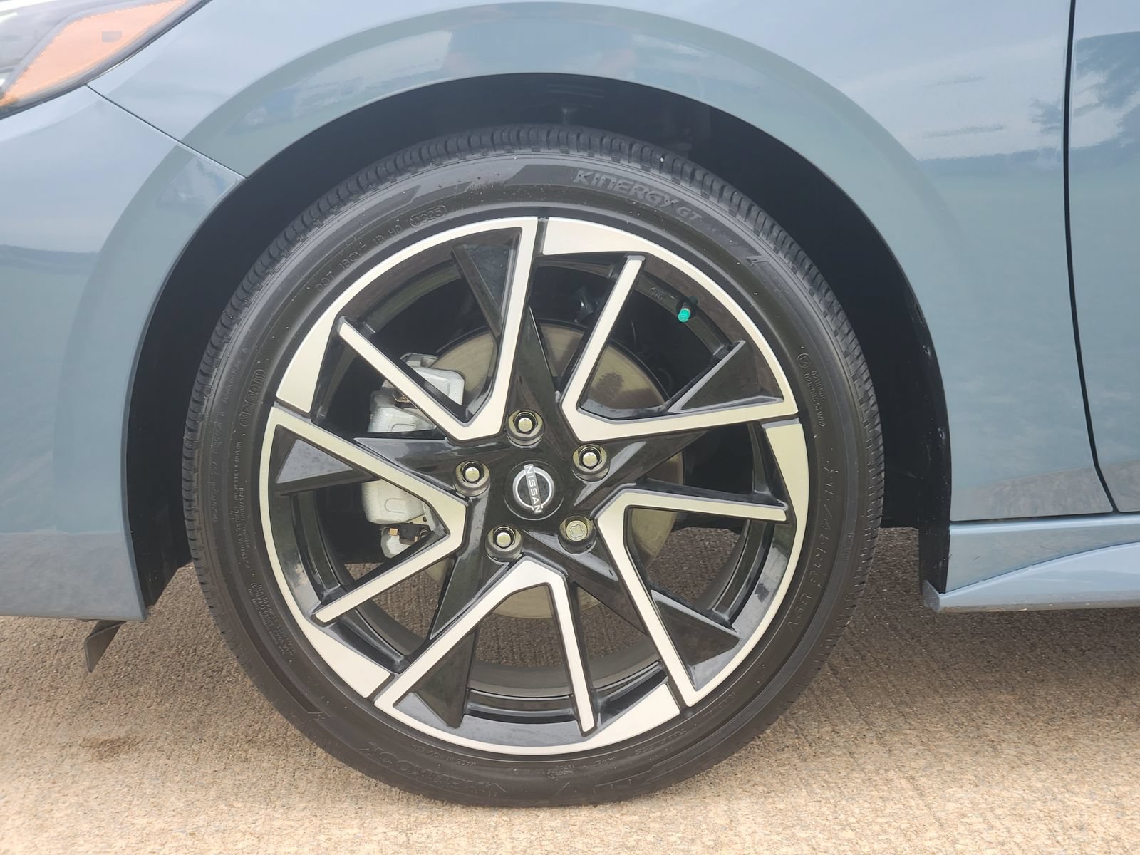 Certified 2025 Nissan Sentra SR FWD image 14