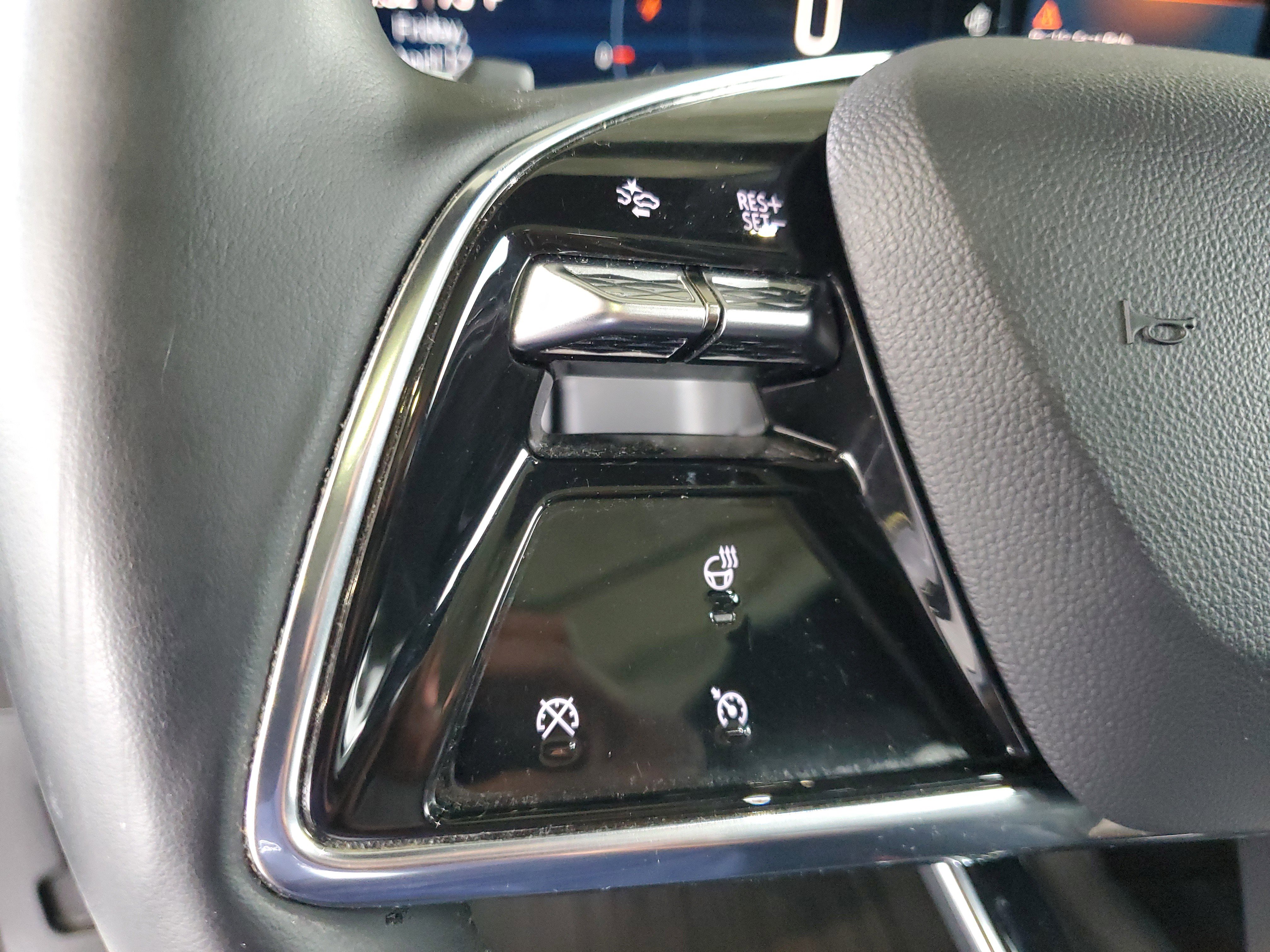 Used 2024 Cadillac Lyriq Luxury image 23