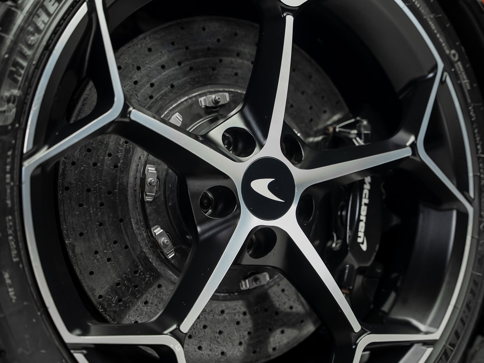 Used 2020 McLaren 600LT Spider RWD image 24