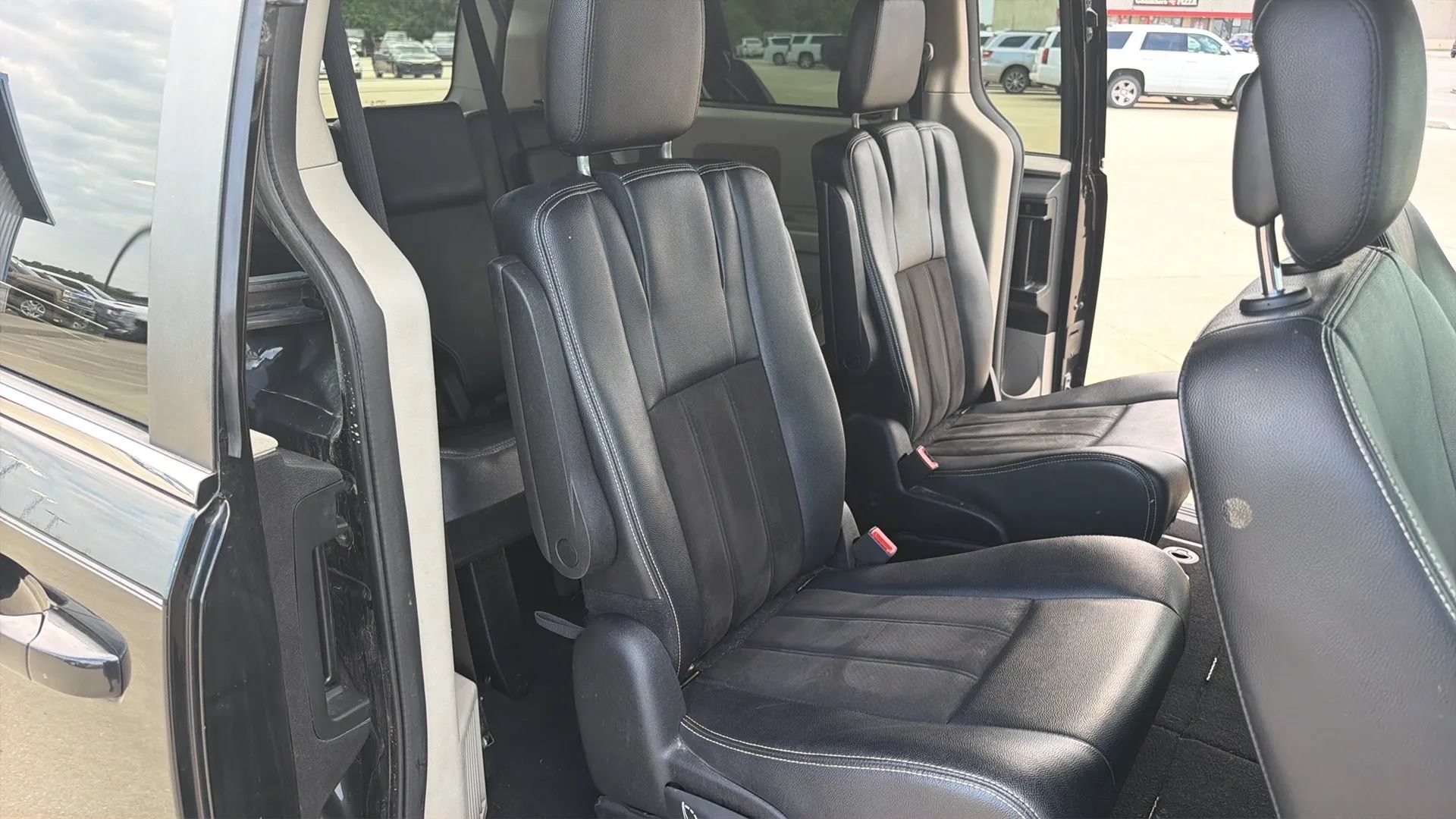 Used 2019 Dodge Grand Caravan SXT w/ Driver Convenience Group FWD image 68