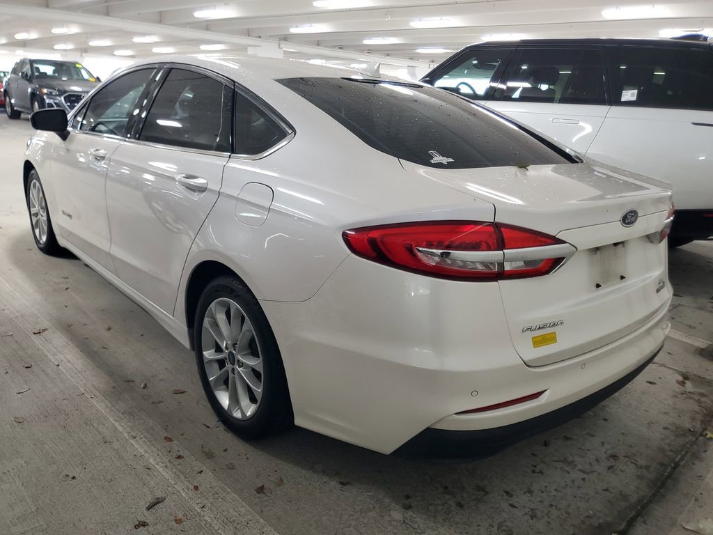 Used 2019 Ford Fusion SE FWD image 4