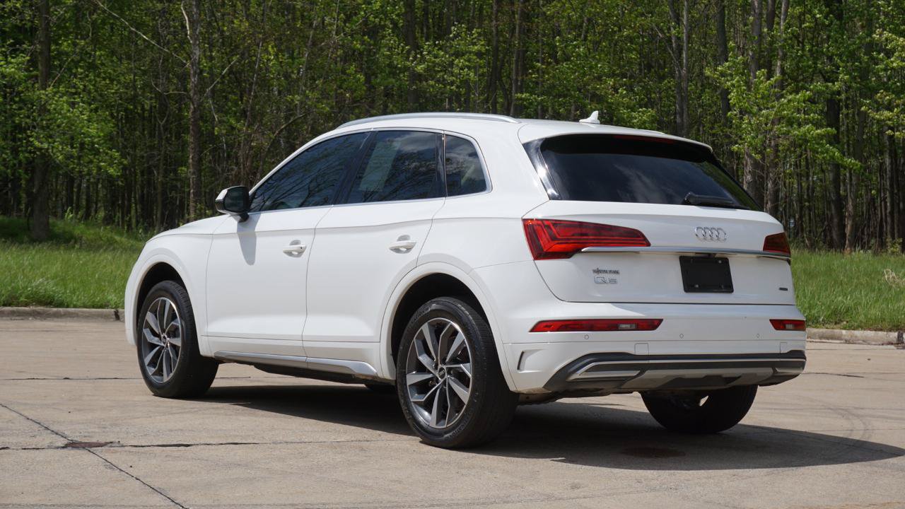 Used 2021 Audi Q5 2.0T Premium w/ Convenience Package AWD/4WD image 3