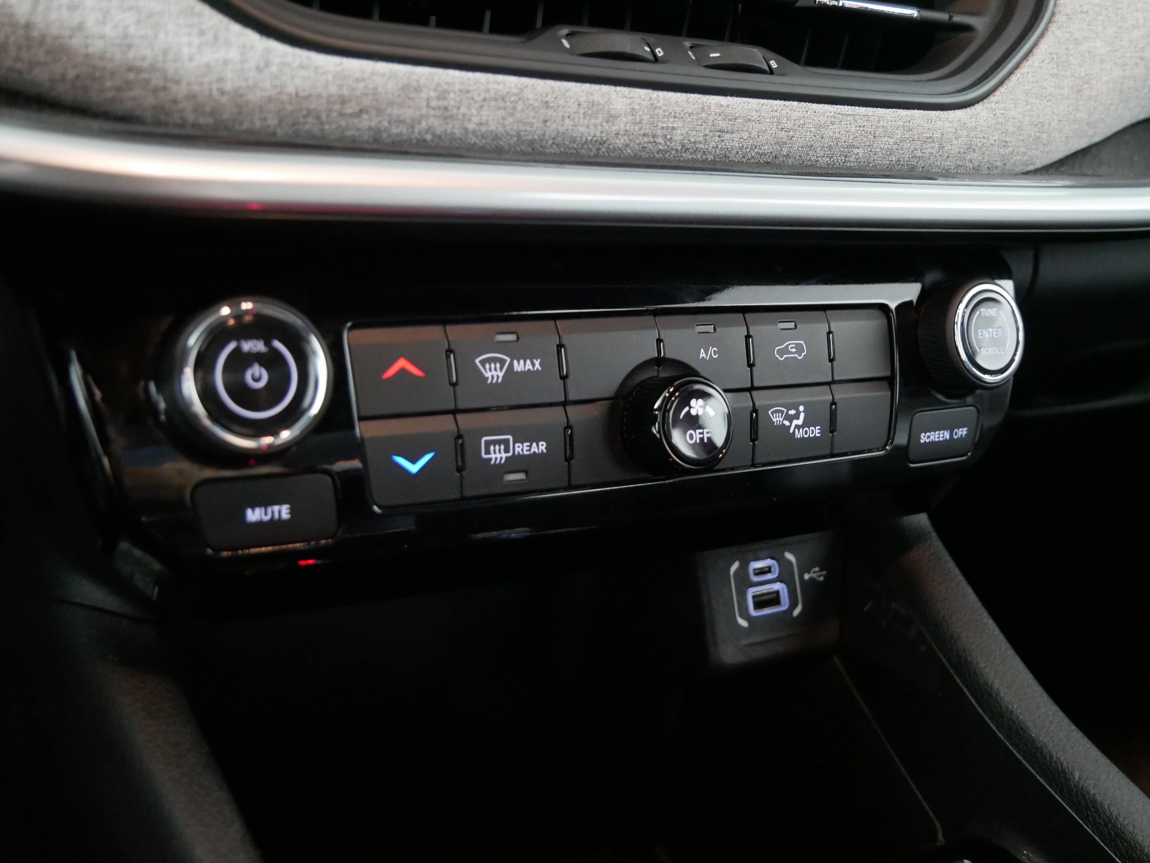 Used 2023 Jeep Compass Sport image 23