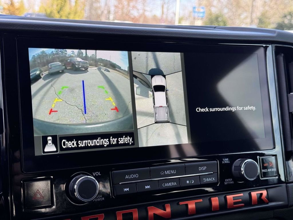 Used 2025 Nissan Frontier PRO-4X w/ Pro Convenience Package image 5