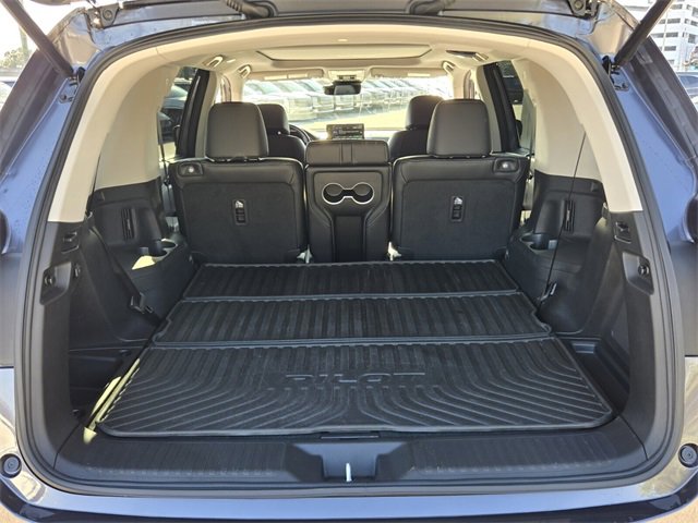Used 2023 Honda Pilot Touring image 14