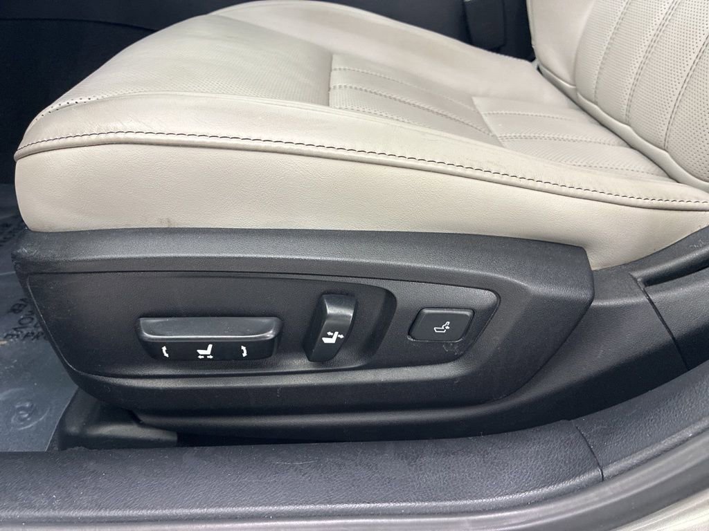 Used 2016 Lexus ES 350 350 LUXURY/SAFETY+/SMART CRUIS w/ Luxury Package w/Wood Trim image 13