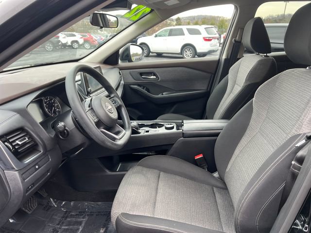 Used 2022 Nissan Rogue SV image 16