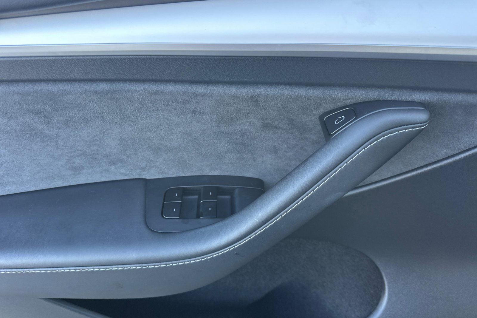 Used 2025 Tesla Model Y Long Range image 8