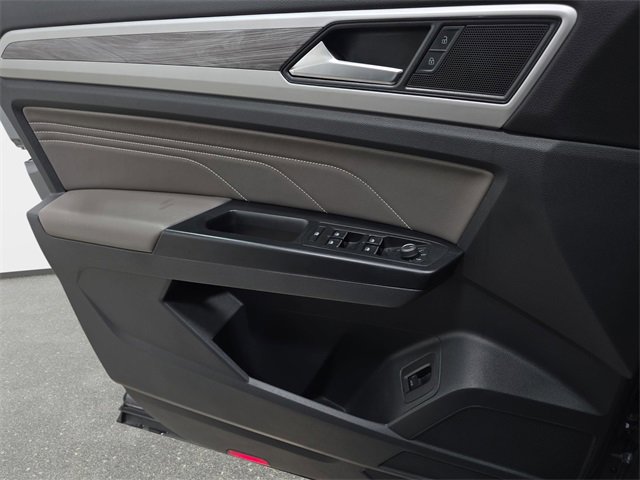 Used 2021 Volkswagen Atlas Cross Sport SE image 25