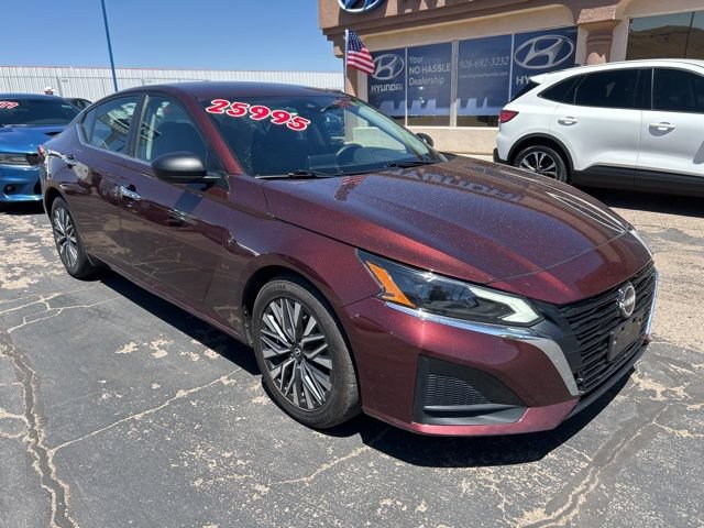 Used 2024 Nissan Altima 2.5 SV FWD image 1