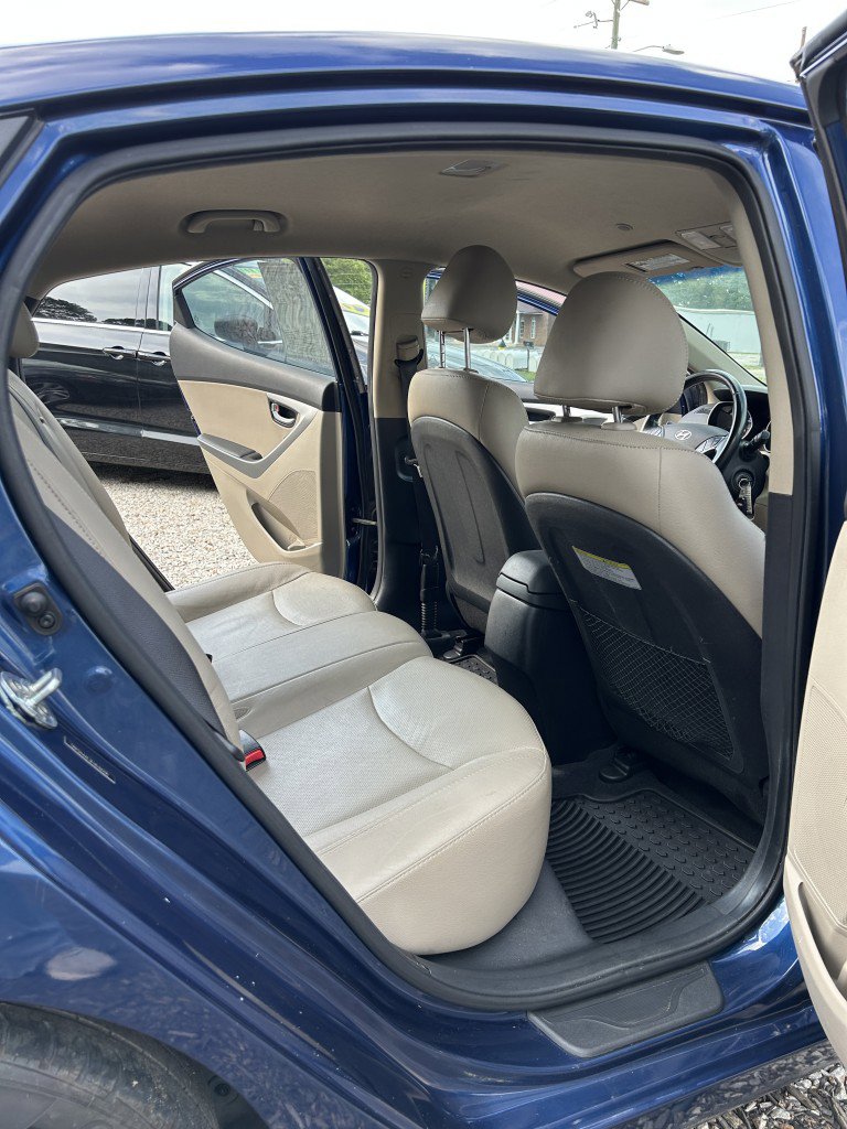 Used 2015 Hyundai Elantra Limited FWD image 15