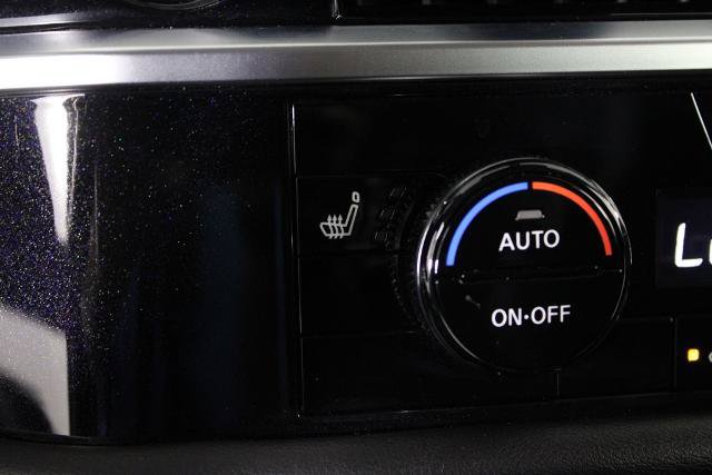Certified 2024 Nissan Pathfinder SV w/ Black Appearance Package FWD image 25