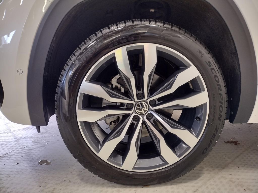 Used 2023 Volkswagen Atlas Cross Sport SEL Premium R-Line image 6