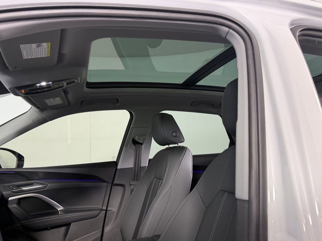 Used 2025 Audi Q5 Premium w/ Convenience Package image 27