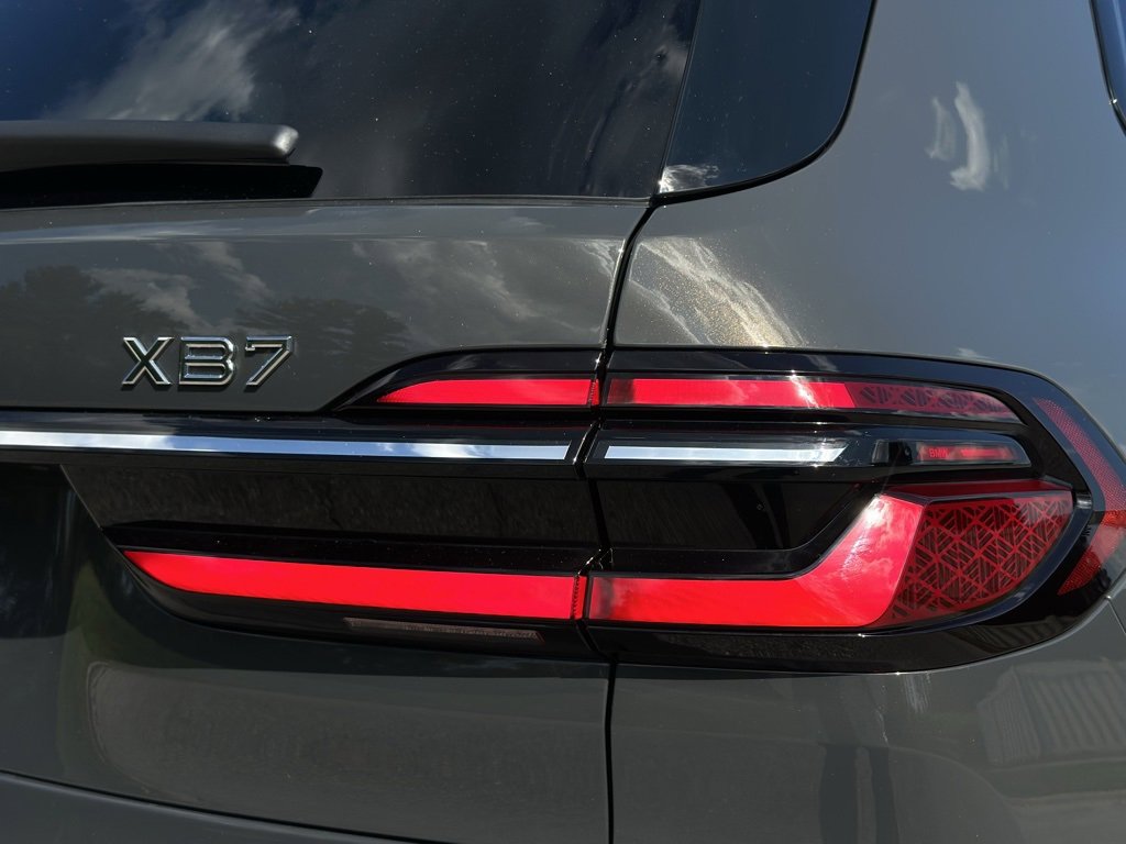 New 2026 BMW ALPINA XB7 image 15