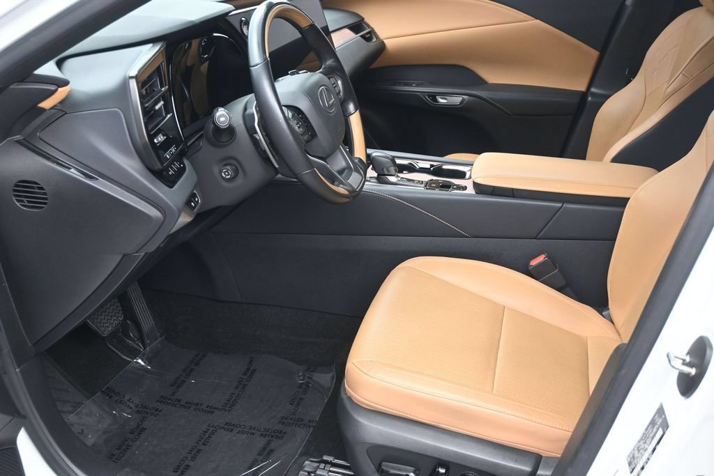 Used 2024 Lexus RX 350 Premium w/ Accessory Package (Z1) FWD image 11