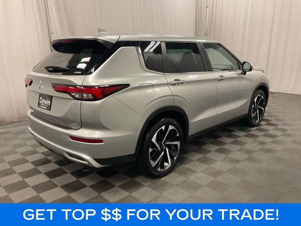 Used 2023 Mitsubishi Outlander SE AWD/4WD image 3