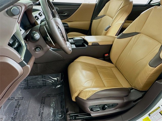 Used 2021 Lexus ES 300h Ultra Luxury image 9