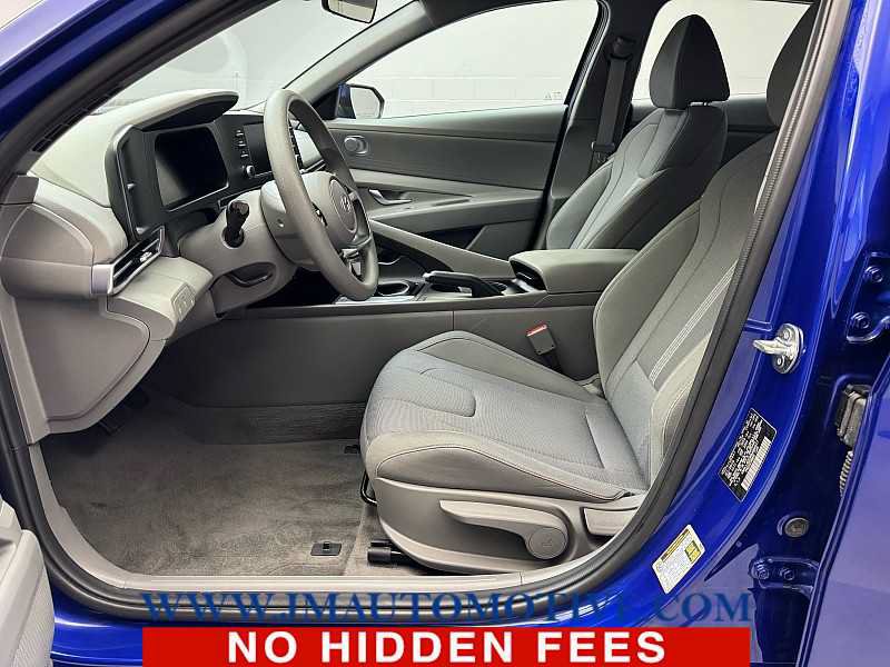 Used 2024 Hyundai Elantra SE FWD image 12