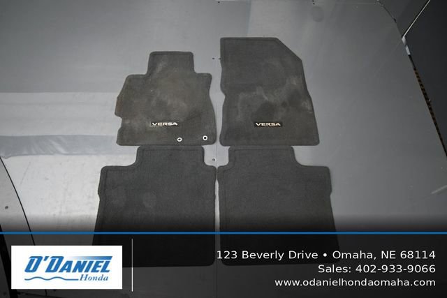 Used 2015 Nissan Versa SV FWD image 37