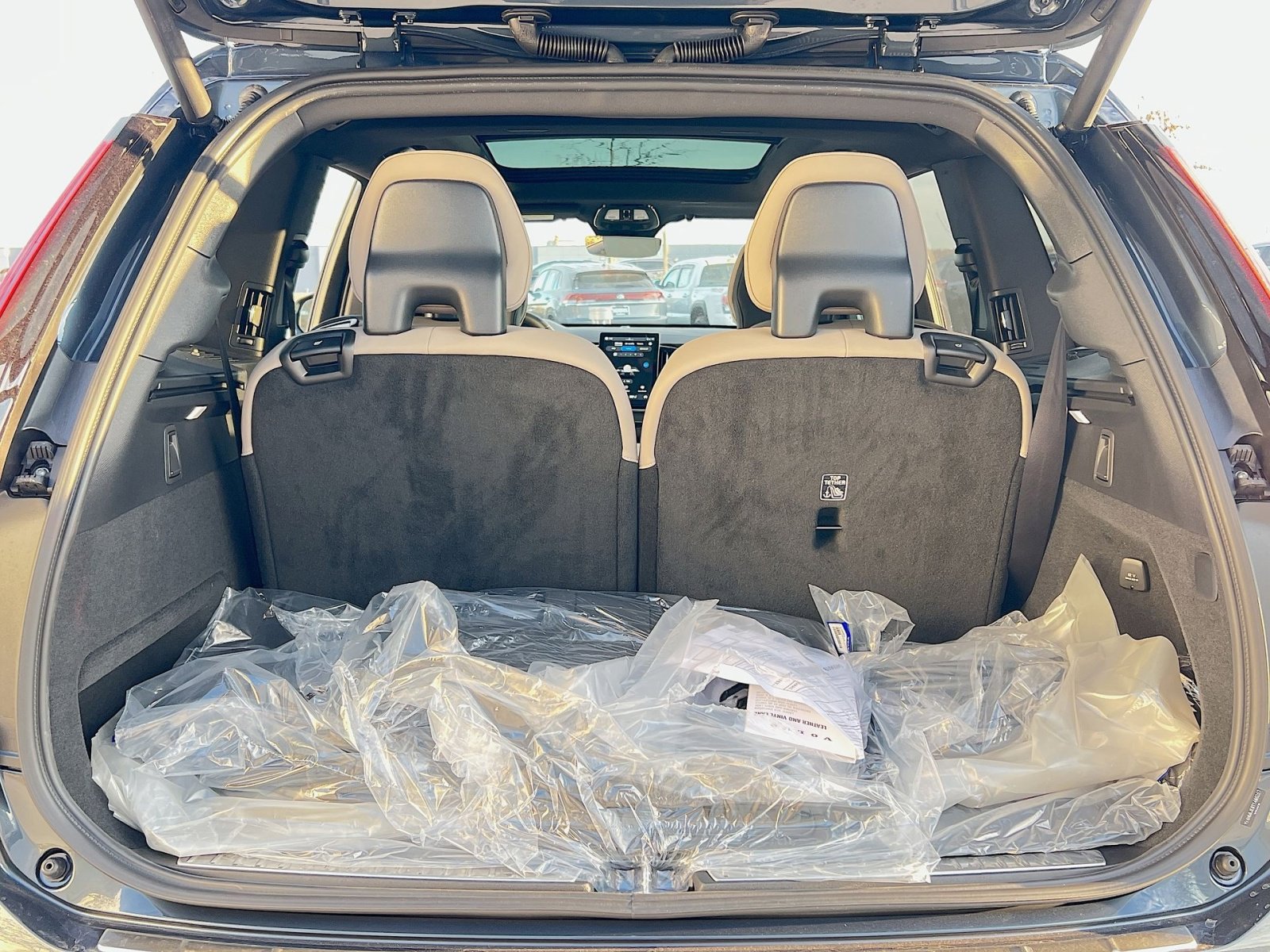 New 2026 Volvo XC90 T8 Plus w/ Protection Package Premier image 26